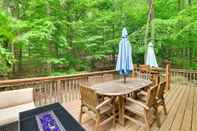 Others Family Cabin, Walk to Lake Wallenpaupack + Marina!