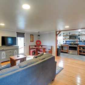 Primary image 1 Ocean-themed Westport Home: Bike to Ocean!, Khách sạn Grays Harbor County