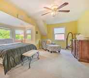 Others 2 Classic South Haven Home < 1 Mi to Beach!