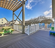 Lain-lain 2 Coastal Home W/deck, Outdoor Shower: Walk to Beach