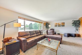 Others 4 Family-friendly Yakima Escape w/ Yard & Pool!