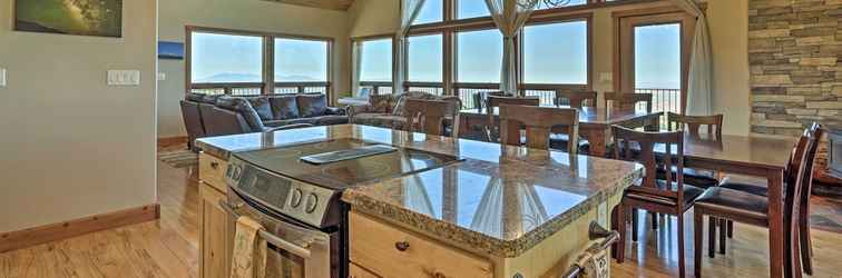 Others Private Hilltop Home w/ Expansive View & Grill!