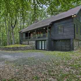 Interior1拉卡瓦森Hilltop Gem w/ River View & Fire Pit度假村,Brook House Gallery Incorporated飯店