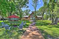 Others Spacious Pearl Lake Retreat w/ Yard & Private Dock