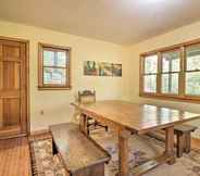 Lain-lain 7 Secluded Dupont State Forest Home, Pets Welcome!