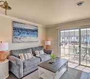 Others 4 Sunny Townhome w/ Pool Access < 1 Mi to Beach