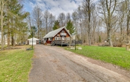 Lain-lain 2 Pocono Lake Vacation Rental w/ Game Room & Deck!