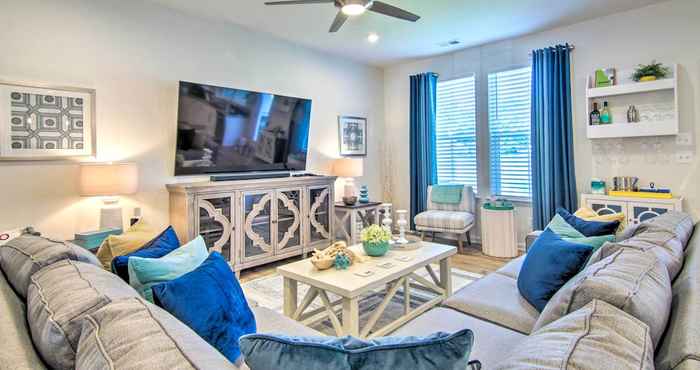 Others Stylish Townhome w/ Porch + Modern Interior!