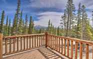 Lainnya 4 Tasteful Fairplay Getaway w/ Pikes Peak Views