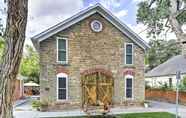 Others 2 Charming Historic Condo - Walk to Downtown & UW