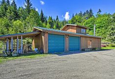 其他 2 Picturesque Port Angeles Cabin w/ Fire Pit!