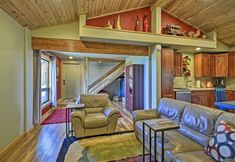 其他 6 Picturesque Port Angeles Cabin w/ Fire Pit!