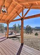 Imej utama Secluded Mountain Retreat w/ Deck, Views & Hiking!