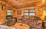 Lain-lain 2 Hooah Cabin Retreat w/ Grill & Step-free Access