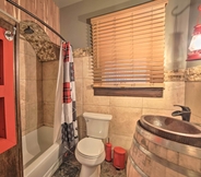 Others 3 One-of-a-kind Rustic Retreat in Dtwn Sturgeon Bay!