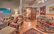 Others 7 One-of-a-kind Rustic Retreat in Dtwn Sturgeon Bay!