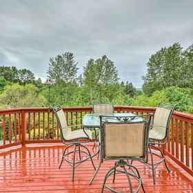 Interior 1 Spacious Kent Home: Great for Large Families!, Kent Valley Ice Centre Hotels