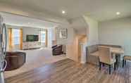 Others 4 Sunlit Milford Townhome < 2 Mi to Riverwalk!