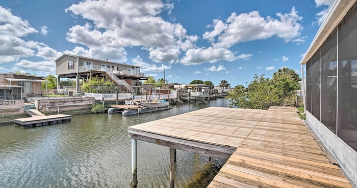 Others Sunny Hudson Escape w/ Gulf Views & Boat Dock