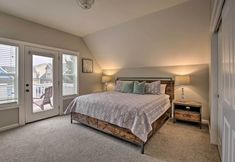 其他 6 Dog-friendly Home w/ Deck & Yard ~ Walk to Beach