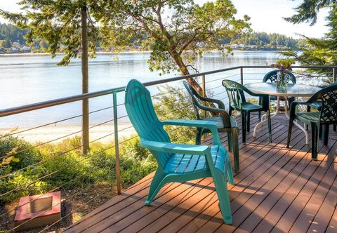 其他 Waterfront Bainbridge Island Home: Stunning Views!