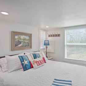 Interior1麥金尼市中心 4 英里迷你火坑小屋，栗树广场历史村飯店