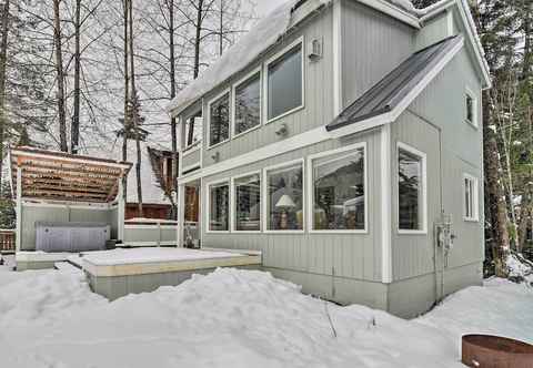 Others Cabin w/ Hot Tub & Views: 1 Mile to Alyeska Resort