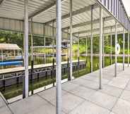 อื่นๆ 7 Modern Lakefront Home w/ Dock, Deck & Boat Slip!