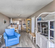 Lain-lain 6 Sunny Windy Hill Beachfront Condo w/ Private Patio