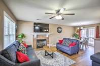 Khác Clarksville Getaway Near Golfing & Breweries!