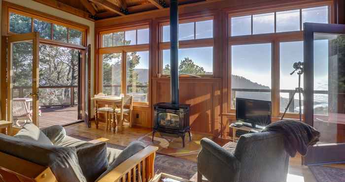 Lain-lain Romantic Ridgetop Escape w/ Hot Tub Near Mendocino