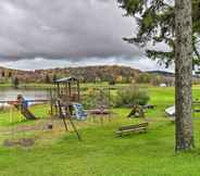 Khác 4 Alpine Lake Resort Cabin: Deck & Lake Access!