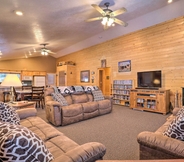 Others 5 Bright & Cozy Duck Creek Cabin w/ Grill & Fire Pit