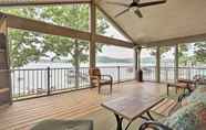 Others 2 Contemporary Lakeside Haven w/ Dock & Hot Tub