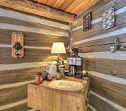 Lainnya 2 Spacious Log Cabin on the Wolf River w/ Fireplace!