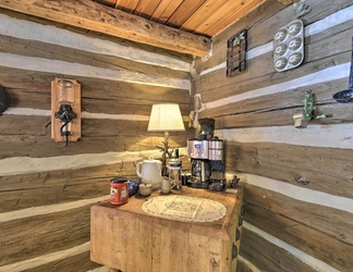 Lainnya 2 Spacious Log Cabin on the Wolf River w/ Fireplace!