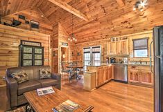 Others 3 3 Mi to Dollywood: Hot Tub Hideaway in Smoky Mtns