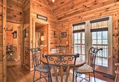 Others 6 3 Mi to Dollywood: Hot Tub Hideaway in Smoky Mtns