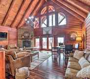 Others 6 Private Eureka Springs Cabin w/ Beaver Lake Views!