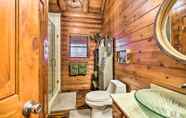 Lain-lain 3 Private Eureka Springs Cabin w/ Beaver Lake Views!