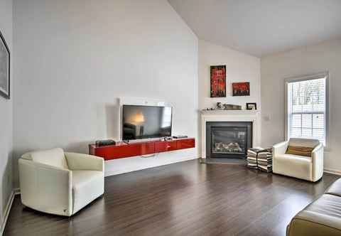 Lain-lain Inviting High Point Townhome With Patio + Privacy!