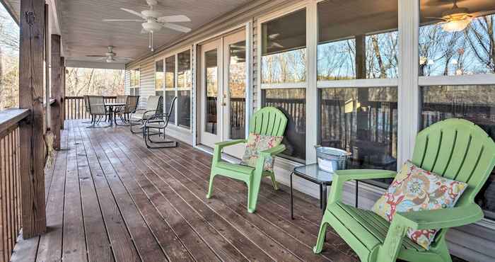 Others Lakefront Home on Table Rock w/ Fire Pit & Grill!