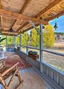 Imej utama John Day Lakehouse w/ a Great Outdoor Space!