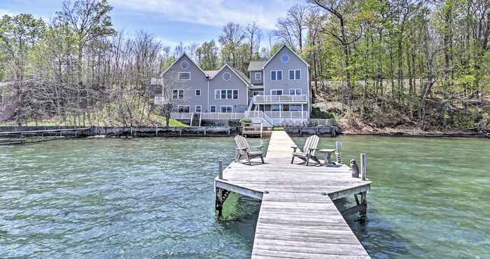 Lainnya Waterfront Seneca Lake House: Fire Pit + Boat Dock