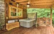 อื่นๆ 5 Mtn-view Warne Cabin: Hot Tub, Wine Cabinet!