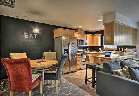 Lainnya Relaxing Townhome w/ Patio: 25 Miles to Portland!