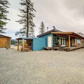 Primary image 1 Lake-view 4-season Retreat in Republic!, Washington Hotels