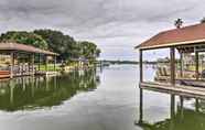 Lainnya 4 Quiet Lake Conroe Townhome w/ 2 Boat Slips!