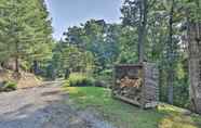 Lainnya 2 Quiet Mountain Log Cabin w/ Deck & Near Rafting!