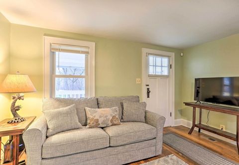 Others Cozy Campbell Hall Getaway w/ Porch!